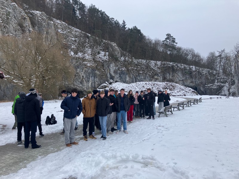 Exkurze deváťáků do Sloupsko-šošůvských jeskyní a do Jaderné elektrárny Dukovany Exkurze deváťáků do Sloupsko-šošůvských jeskyní a do Jaderné elektrárny Dukovany
