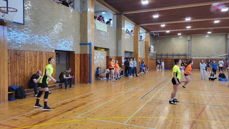 Přivezly jsme pohár! Přivezly jsme pohár!