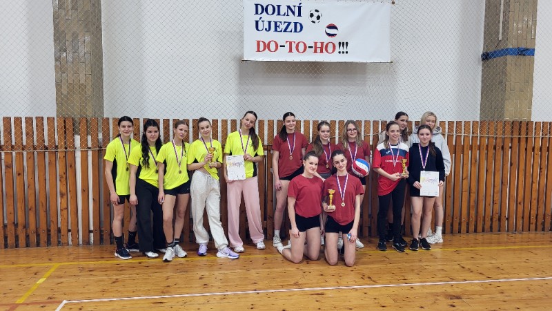 Přivezly jsme pohár! Přivezly jsme pohár!