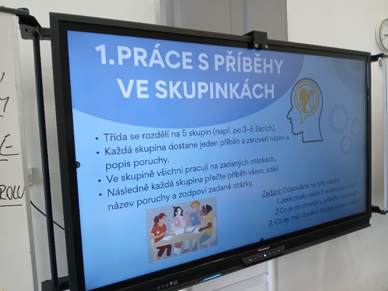 Zrcadlo - poruchy příjmu potravy Zrcadlo - poruchy příjmu potravy