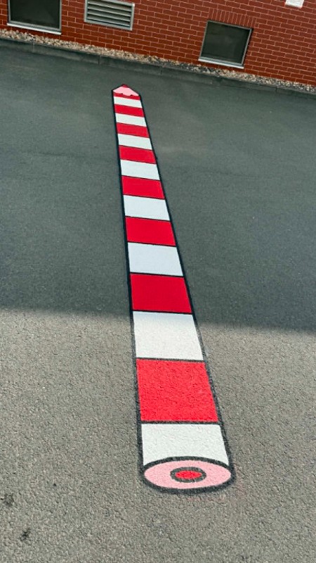 Školní dvůr v novém Školní dvůr v novém