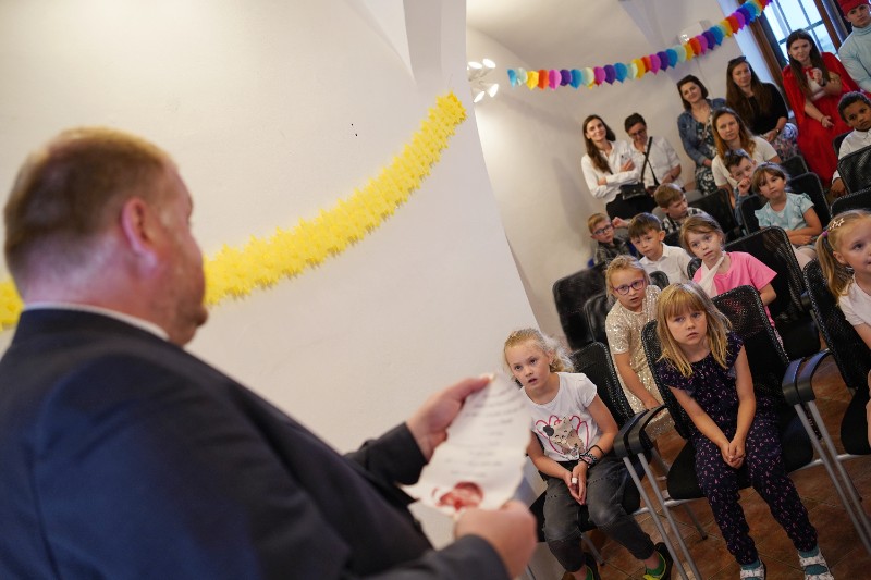 Pasování prvňáčků na čtenáře Pasování prvňáčků na čtenáře