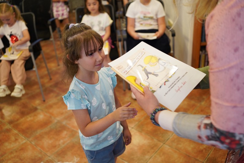 Pasování prvňáčků na čtenáře Pasování prvňáčků na čtenáře
