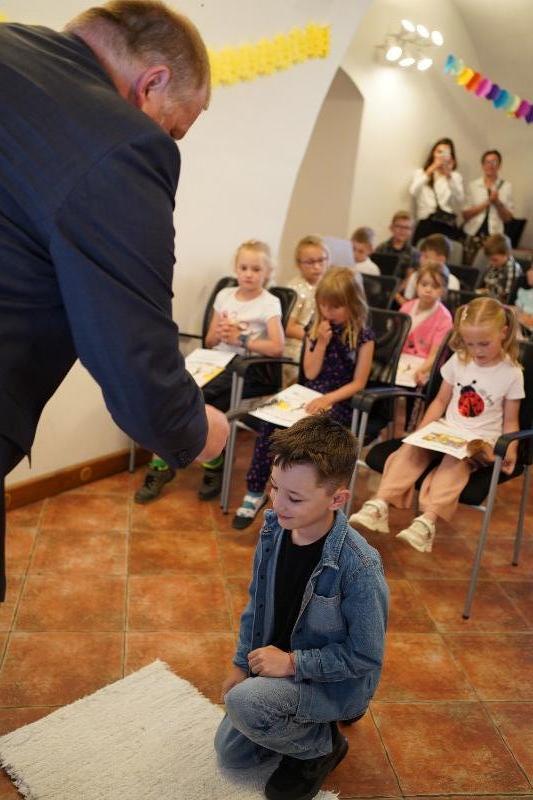 Pasování prvňáčků na čtenáře Pasování prvňáčků na čtenáře
