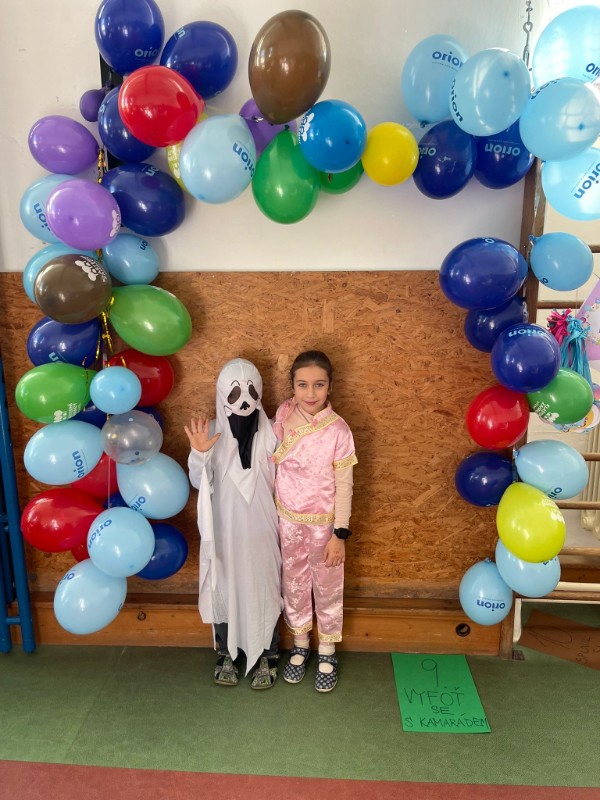 Karnevalový rej v družině Karnevalový rej v družině