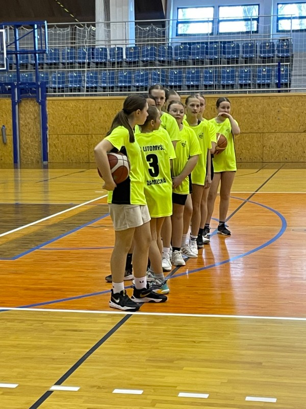Třetí místo v okresním kole basketbalu Třetí místo v okresním kole basketbalu