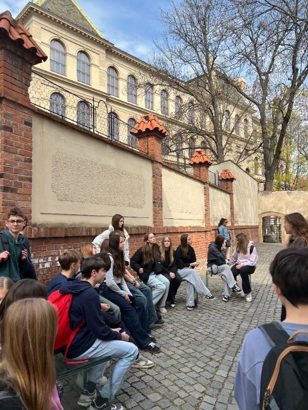 Dějepisná exkurze do Prahy Dějepisná exkurze do Prahy