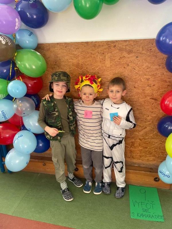 Karnevalový rej v družině Karnevalový rej v družině